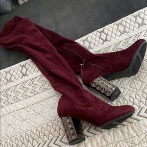 Suede burgundy boots